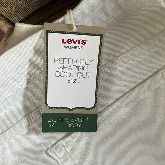 NWT Levi’s Perfectly Shaping Boot Cut 512 White Jeans. Women’s size 24. - Picture 3 of 5